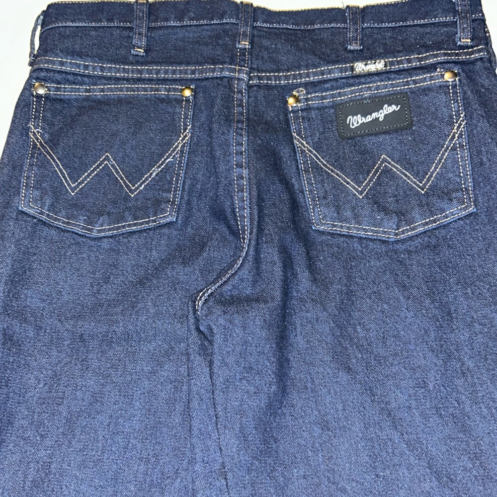 Wrangler silver label men’s jeans  dark wash. size 32X34 worn once.